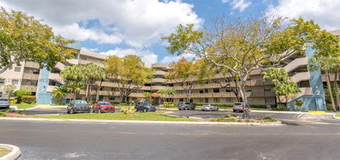 Real estate property located at 1000 Colony Point Cir #203, Broward, Colony Point 2 Condo, Pembroke Pines, FL