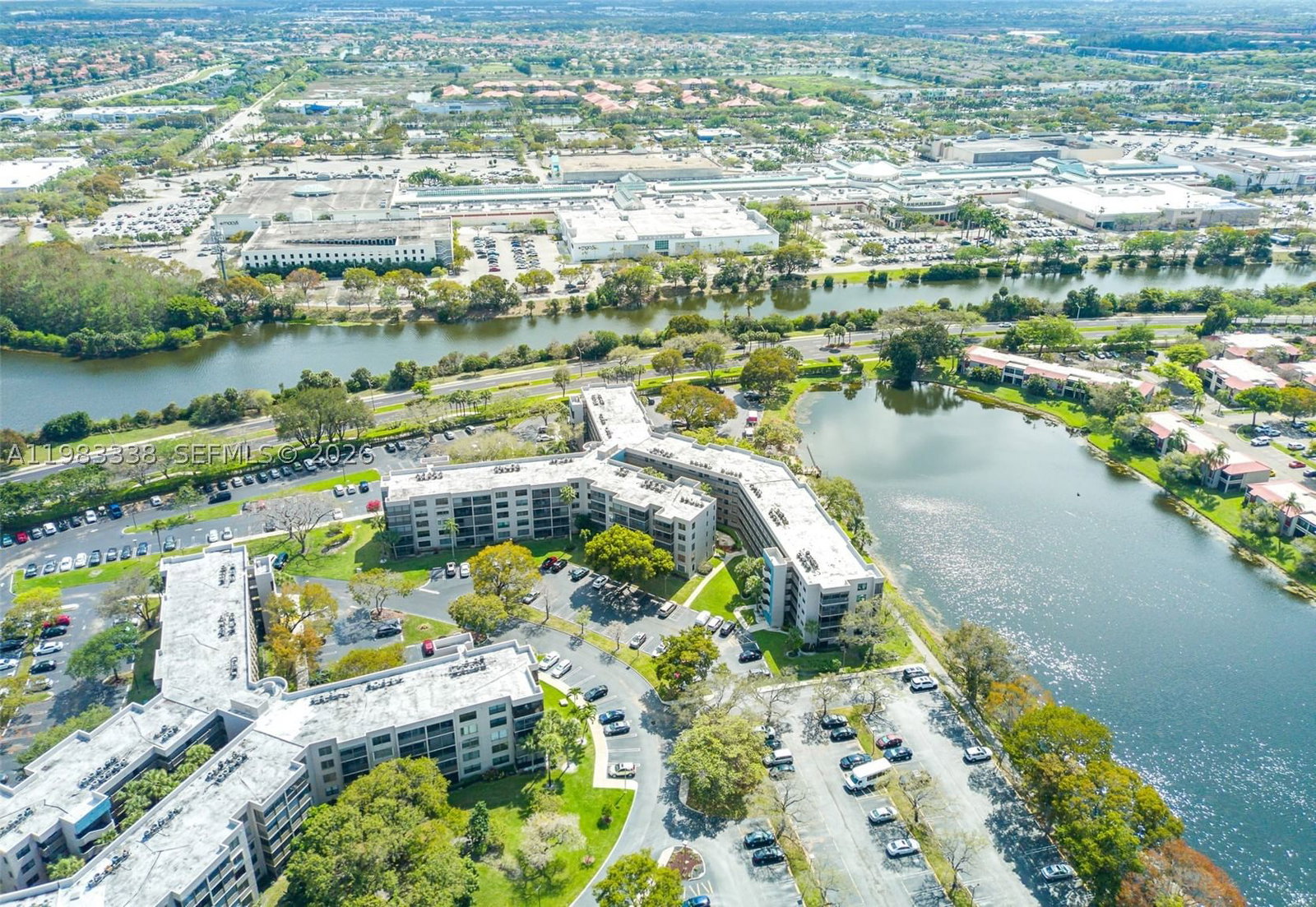 Real estate property located at 1000 Colony Point Cir #203, Broward, Colony Point 2 Condo, Pembroke Pines, FL