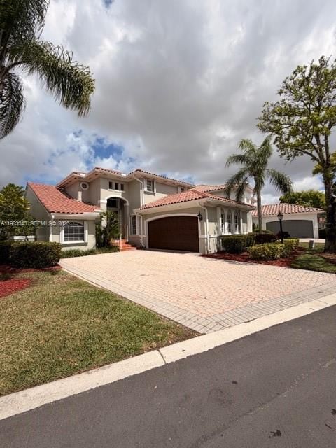 Real estate property located at 4432 93rd Doral Ct, Miami-dade, Doral Estates Villas, Doral, FL