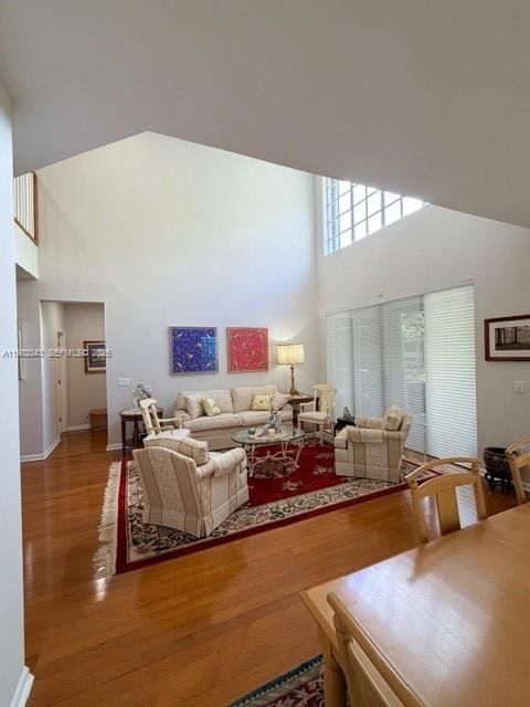 Real estate property located at 4432 93rd Doral Ct, Miami-dade, Doral Estates Villas, Doral, FL