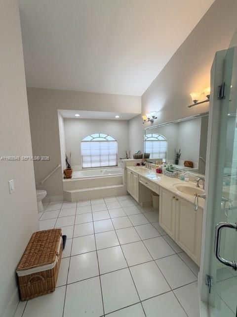 Real estate property located at 4432 93rd Doral Ct, Miami-dade, Doral Estates Villas, Doral, FL
