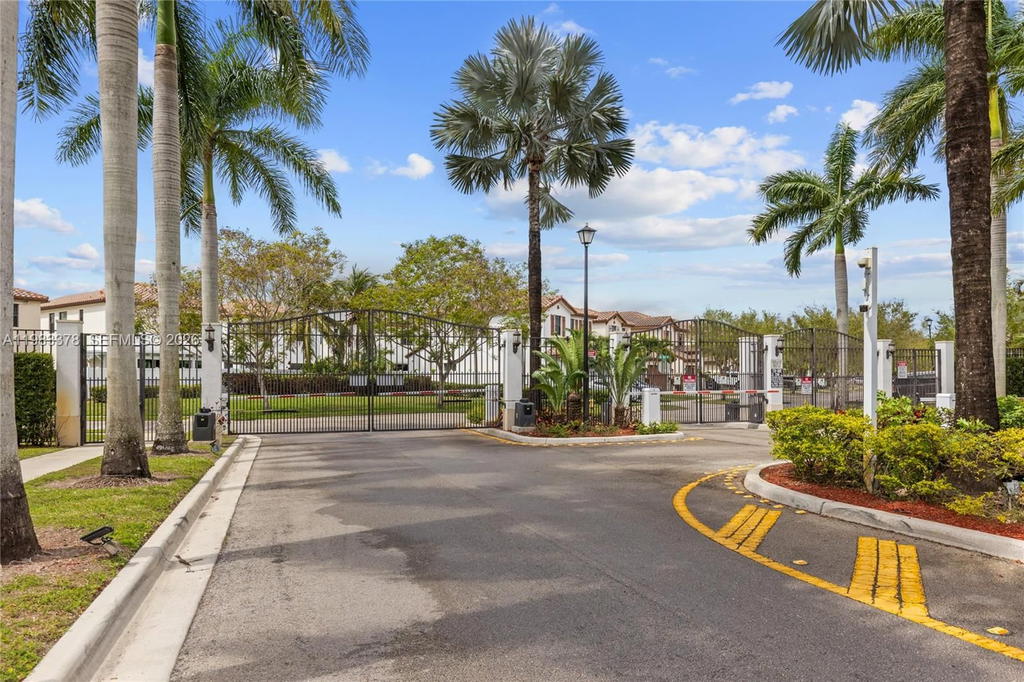 Real estate property located at 9094 36th St, Broward, Foxcroft Homes Phase Ii, Miramar, FL