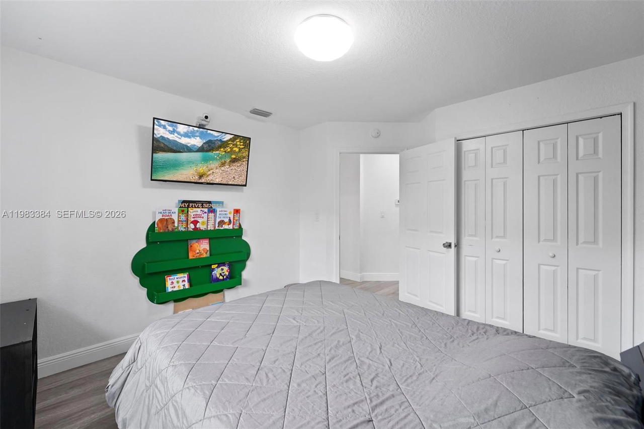 Real estate property located at 7827 166th Ter, Miami-dade, Primavera, Miami Lakes, FL