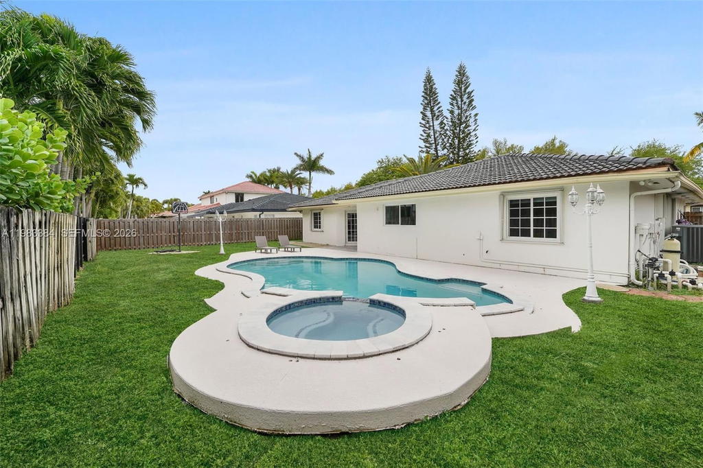 Real estate property located at 7827 166th Ter, Miami-dade, Primavera, Miami Lakes, FL