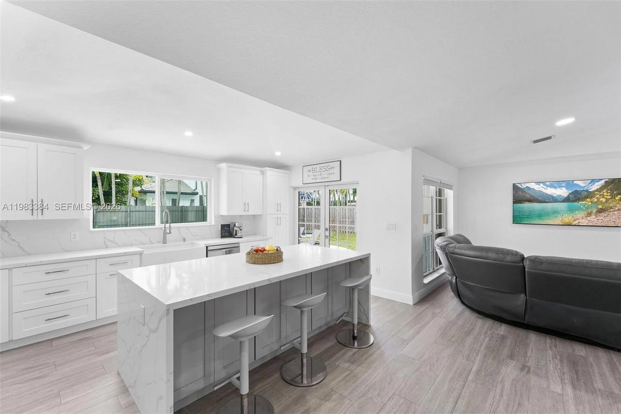 Real estate property located at 7827 166th Ter, Miami-dade, Primavera, Miami Lakes, FL