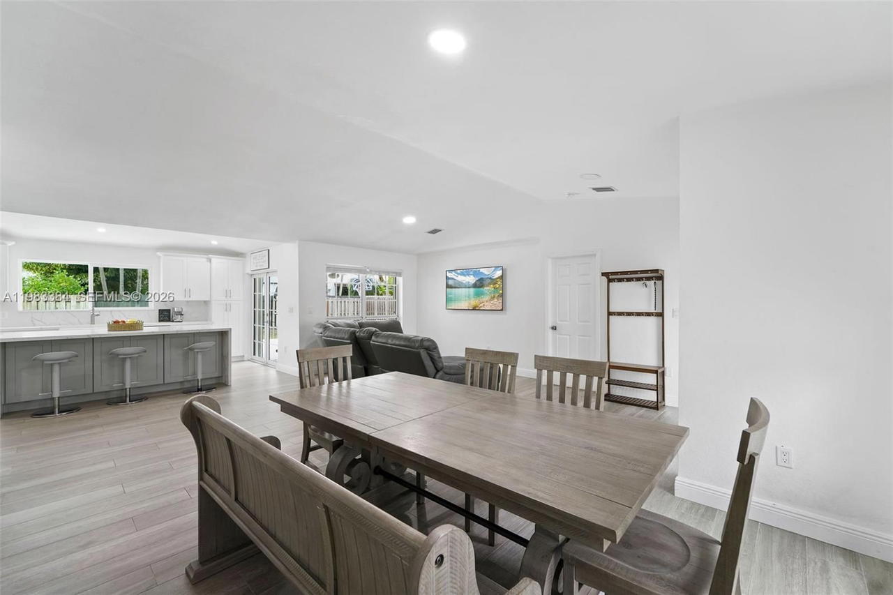 Real estate property located at 7827 166th Ter, Miami-dade, Primavera, Miami Lakes, FL