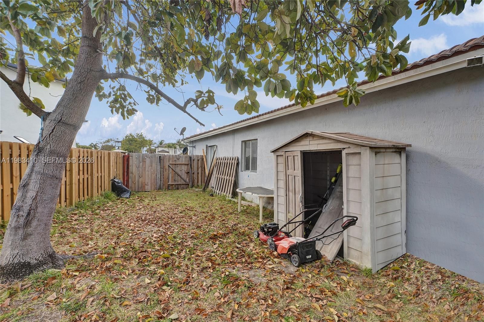 Real estate property located at 9141 162nd Ct, Miami-dade, Monaco Estates At Kendall, Miami, FL