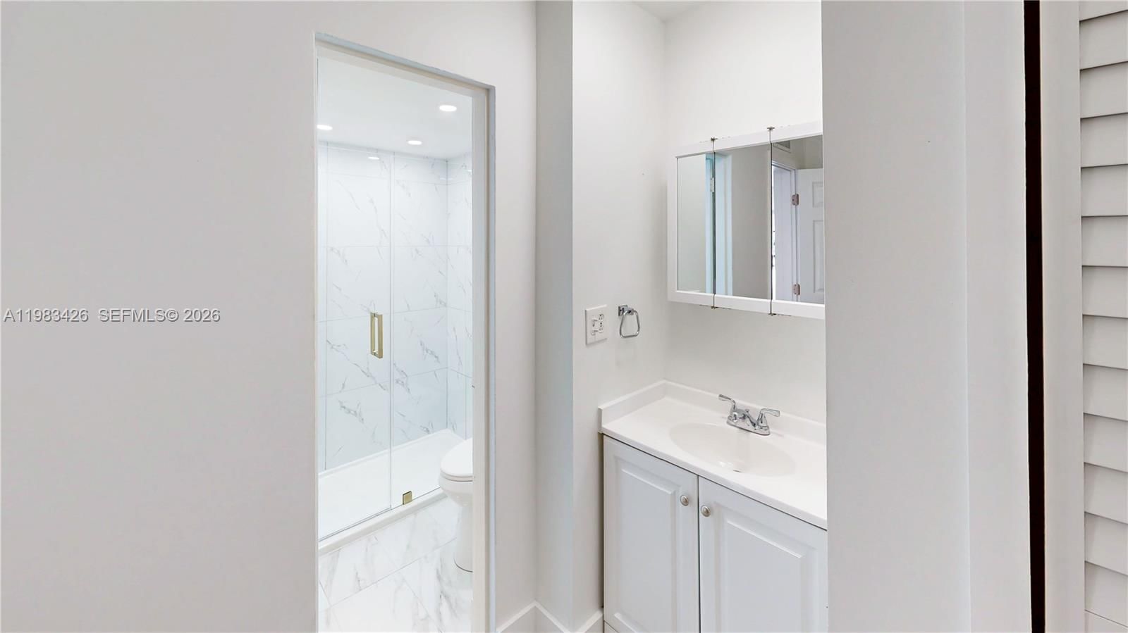 Real estate property located at 6610 Miami Lakes Dr, Miami-dade, Miami Lakes-lake Katharin, Miami Lakes, FL