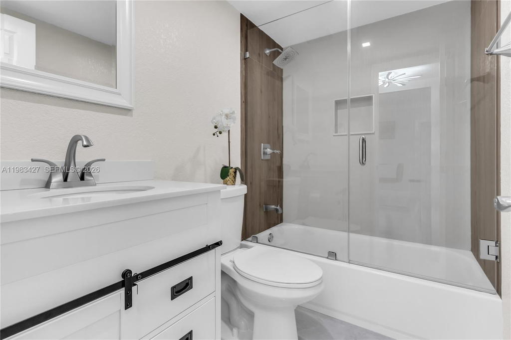 Real estate property located at 6701 169th St B303, Miami-dade, Ludlum Lake Condo Bldg C, Hialeah, FL