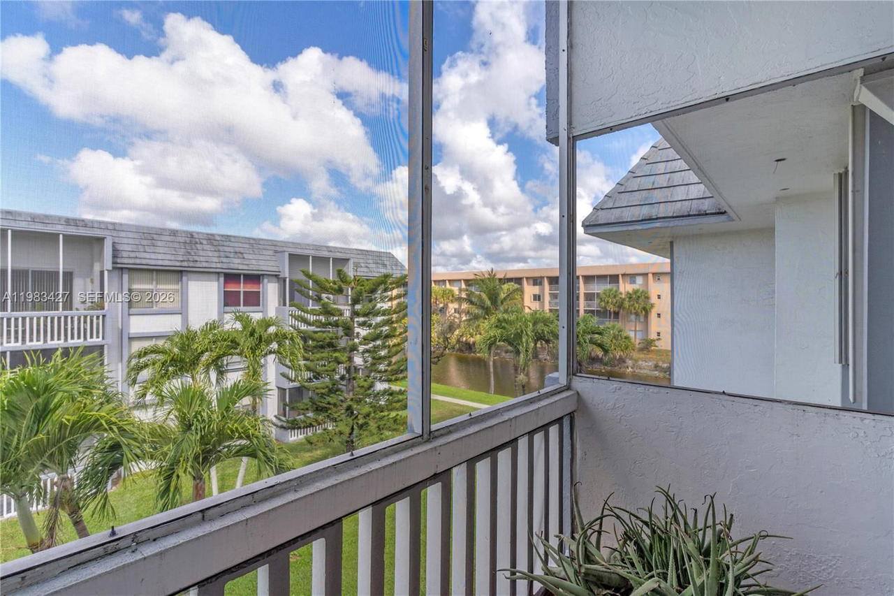 Real estate property located at 6701 169th St B303, Miami-dade, Ludlum Lake Condo Bldg C, Hialeah, FL