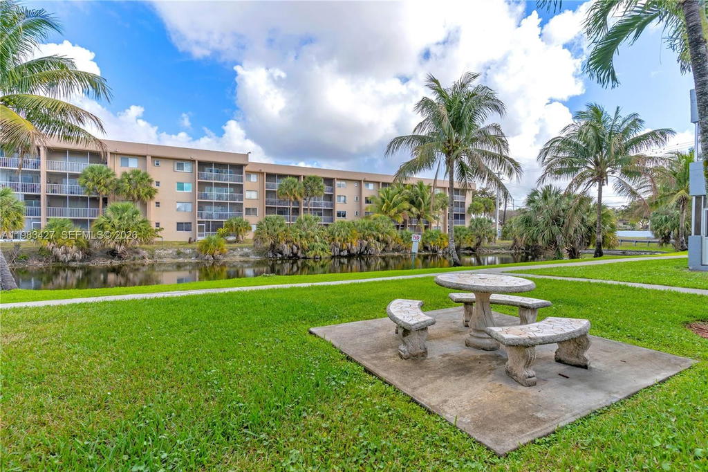 Real estate property located at 6701 169th St B303, Miami-dade, Ludlum Lake Condo Bldg C, Hialeah, FL
