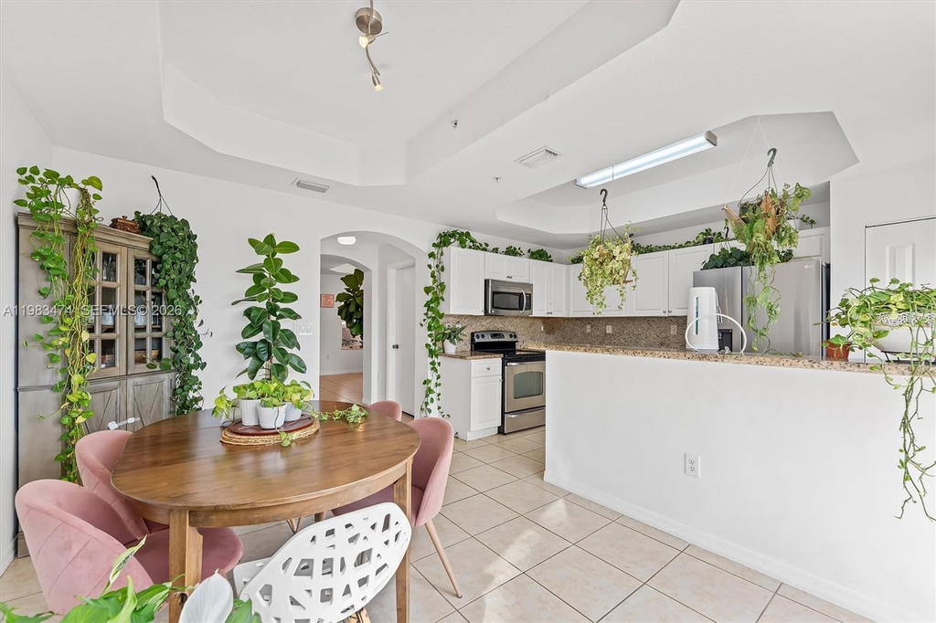 Real estate property located at 1086 144th Ave #802, Broward, Pembroke Cay Condo, Pembroke Pines, FL