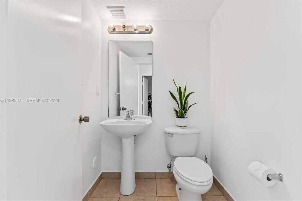 Real estate property located at 1086 144th Ave #802, Broward, Pembroke Cay Condo, Pembroke Pines, FL