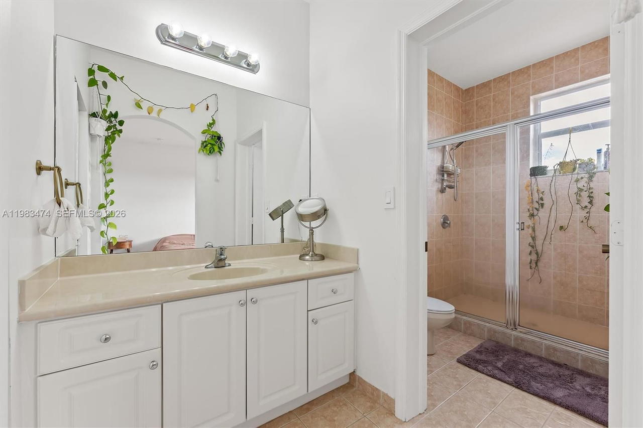 Real estate property located at 1086 144th Ave #802, Broward, Pembroke Cay Condo, Pembroke Pines, FL