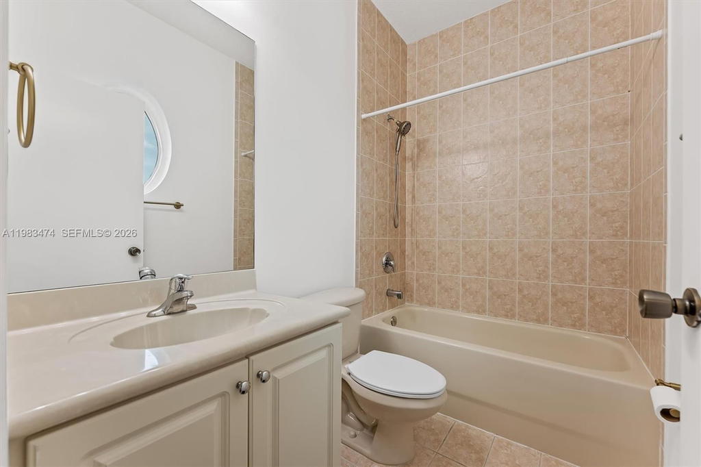 Real estate property located at 1086 144th Ave #802, Broward, Pembroke Cay Condo, Pembroke Pines, FL
