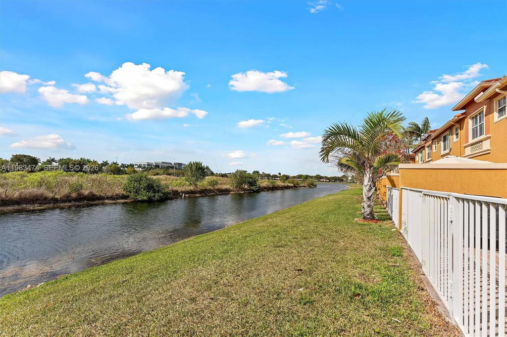 Real estate property located at 1086 144th Ave #802, Broward, Pembroke Cay Condo, Pembroke Pines, FL