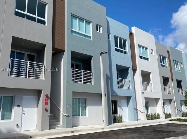 Real estate property located at 2555 193rd St #2108, Miami-dade, Riverwood, Miami, FL