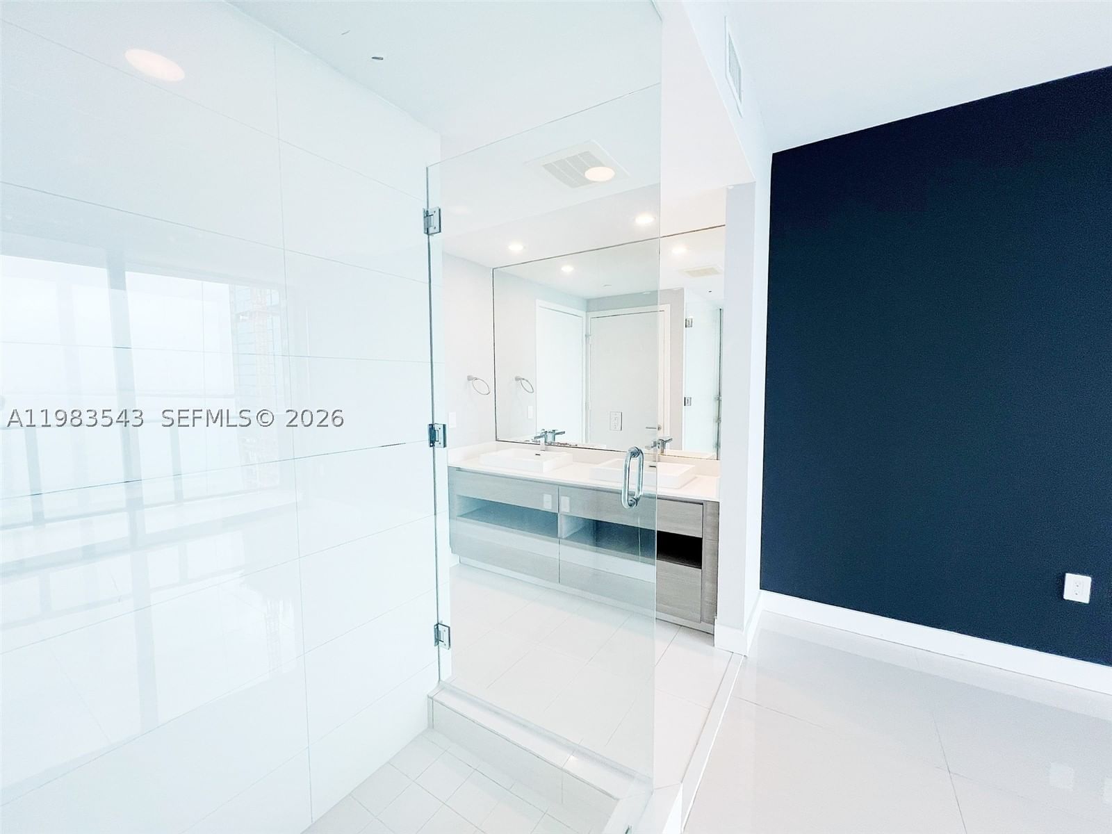 Real estate property located at 460 28th St #1407, Miami-dade, Icon Bay Condo, Miami, FL