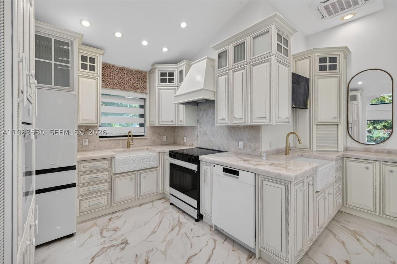 Real estate property located at 941 119th St, Miami-dade, Griffings Biscayne Pk Est, Biscayne Park, FL
