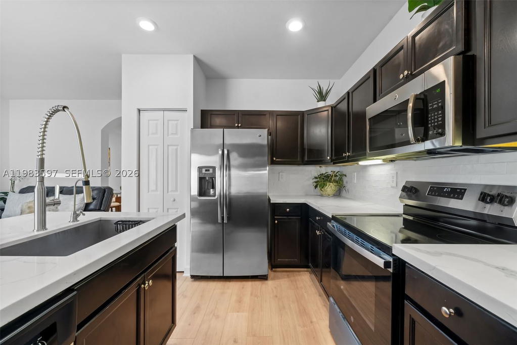 Real estate property located at 9380 33rd Ln, Miami-dade, Bonterra, Hialeah, FL