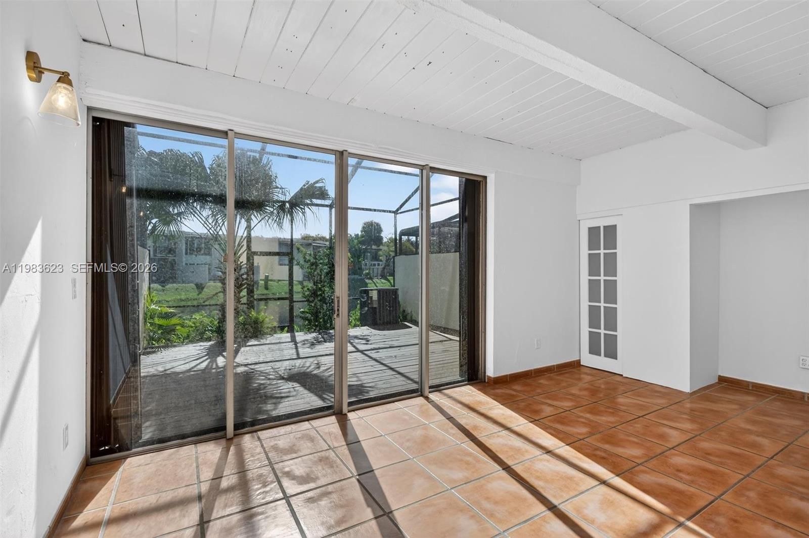 Real estate property located at 10406 76th St, Miami-dade, Sunset Park Lake Villas S, Miami, FL