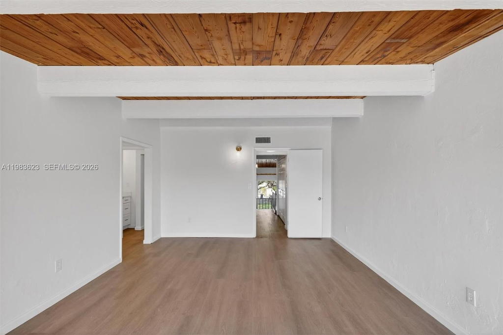 Real estate property located at 10406 76th St, Miami-dade, Sunset Park Lake Villas S, Miami, FL