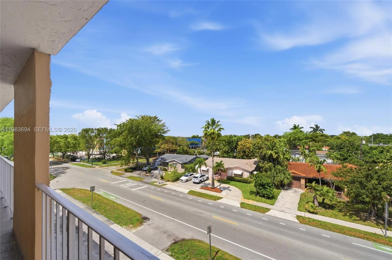 Real estate property located at 4320 Washington St #410, Broward, Tallwood North Condo, Hollywood, FL
