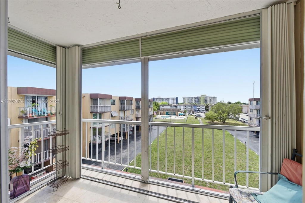 Real estate property located at 4320 Washington St #410, Broward, Tallwood North Condo, Hollywood, FL