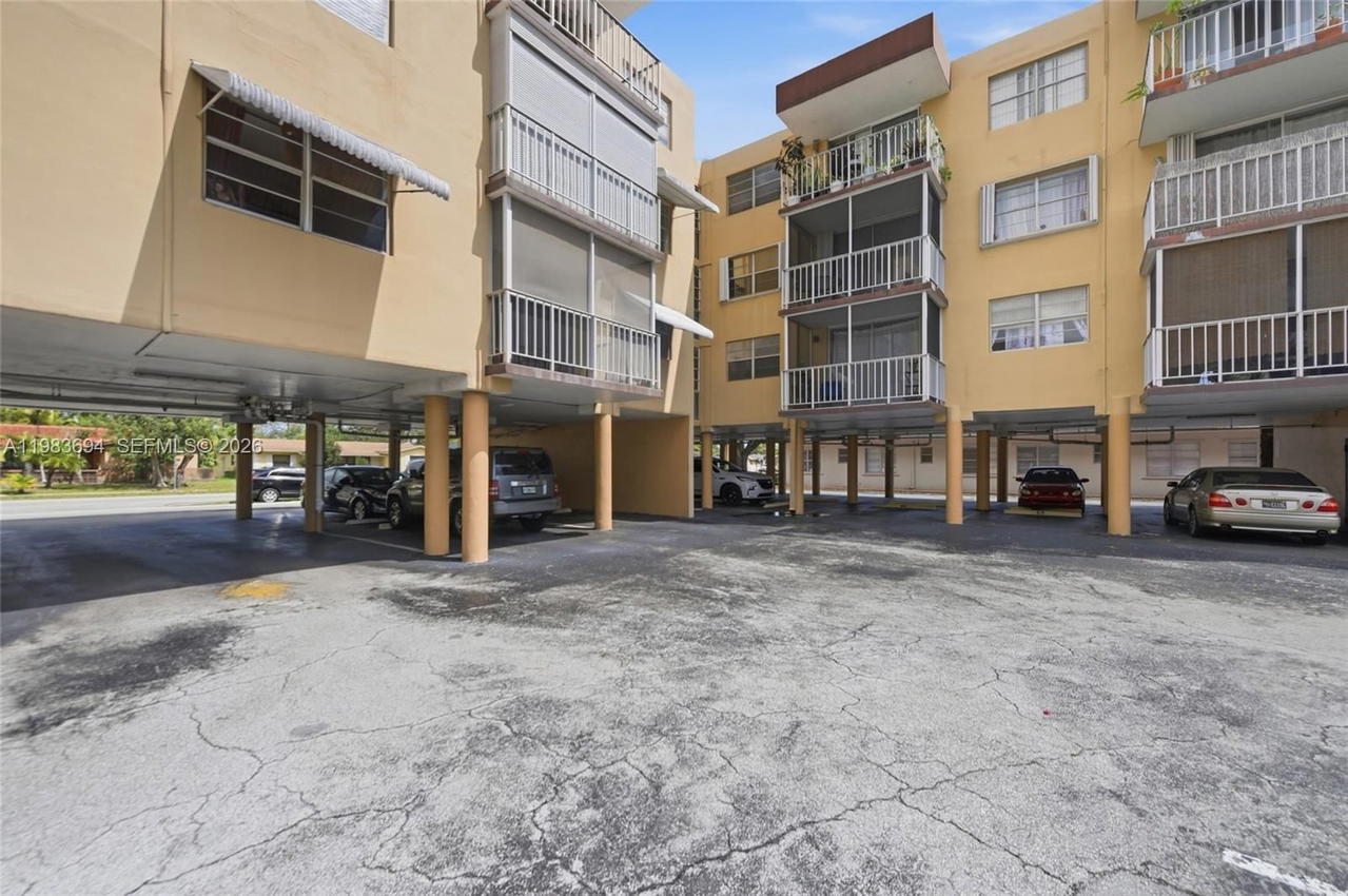 Real estate property located at 4320 Washington St #410, Broward, Tallwood North Condo, Hollywood, FL