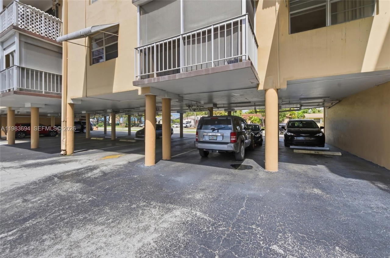 Real estate property located at 4320 Washington St #410, Broward, Tallwood North Condo, Hollywood, FL