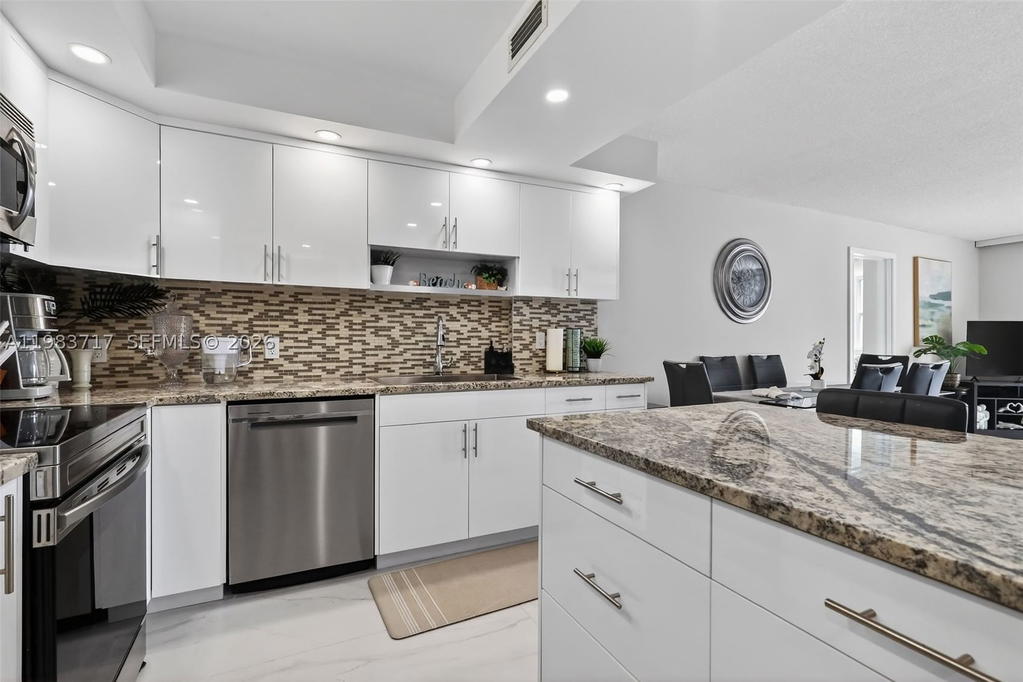 Real estate property located at 1410 Ocean Dr #601, Broward, Trafalgar Towers Condomin, Hollywood, FL
