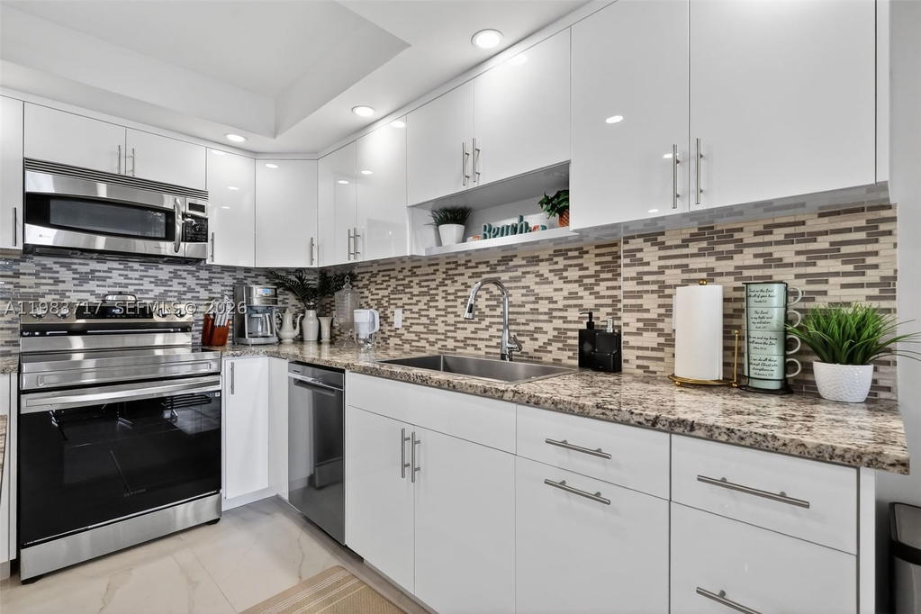 Real estate property located at 1410 Ocean Dr #601, Broward, Trafalgar Towers Condomin, Hollywood, FL