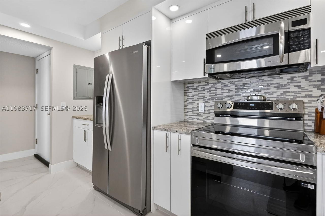 Real estate property located at 1410 Ocean Dr #601, Broward, Trafalgar Towers Condomin, Hollywood, FL