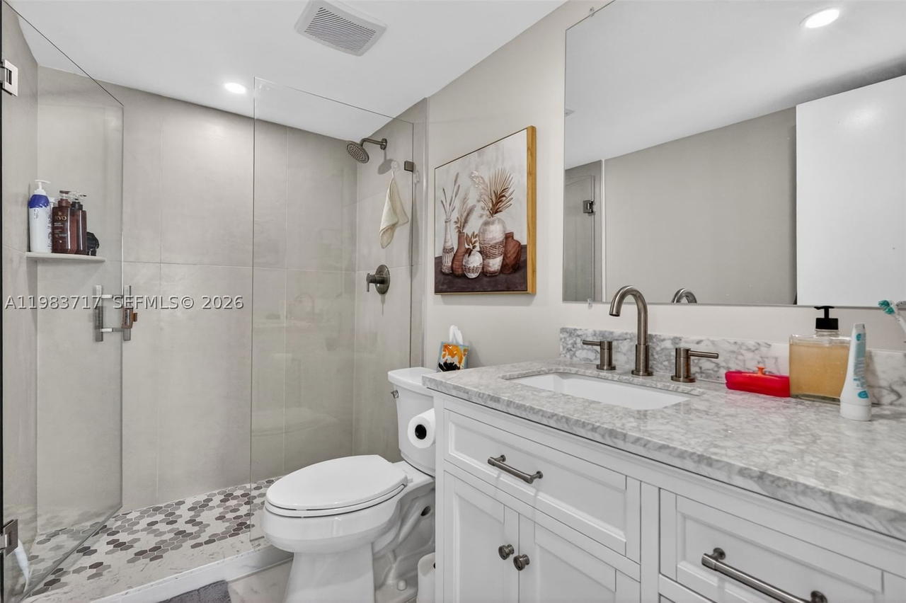 Real estate property located at 1410 Ocean Dr #601, Broward, Trafalgar Towers Condomin, Hollywood, FL