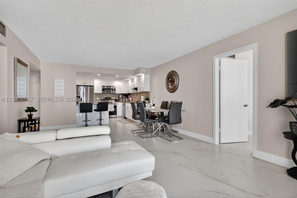 Real estate property located at 1410 Ocean Dr #601, Broward, Trafalgar Towers Condomin, Hollywood, FL