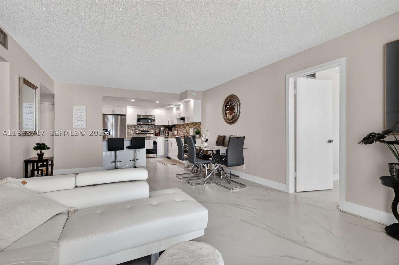 Real estate property located at 1410 Ocean Dr #601, Broward, Trafalgar Towers Condomin, Hollywood, FL