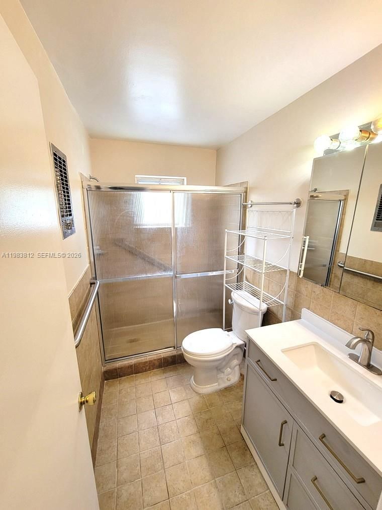 Real estate property located at 1431 14th Ave #114, Broward, Town & Country Apts Condo, Hollywood, FL