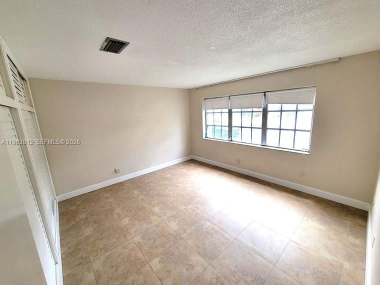 Real estate property located at 1431 14th Ave #114, Broward, Town & Country Apts Condo, Hollywood, FL