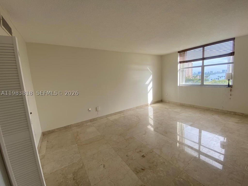 Real estate property located at 11111 Biscayne Blvd #8F, Miami-dade, Jockey Club Condo Unit Ii, Miami, FL