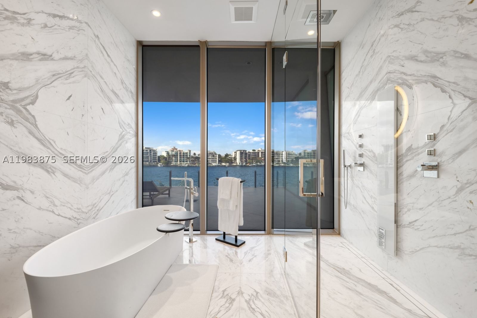 Real estate property located at 5 Grove Isle Dr L205, Miami-dade, Vita Grove Isle, Miami, FL