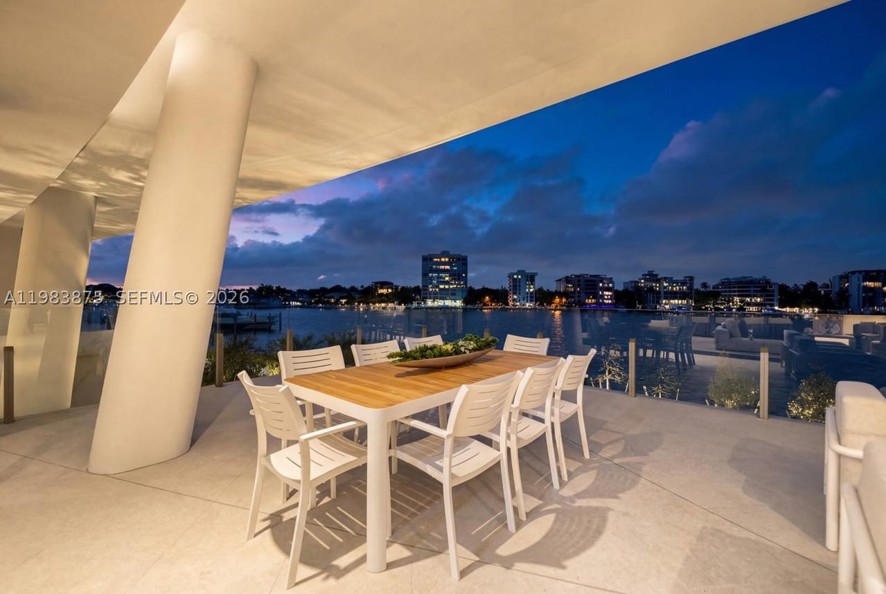 Real estate property located at 5 Grove Isle Dr L205, Miami-dade, Vita Grove Isle, Miami, FL