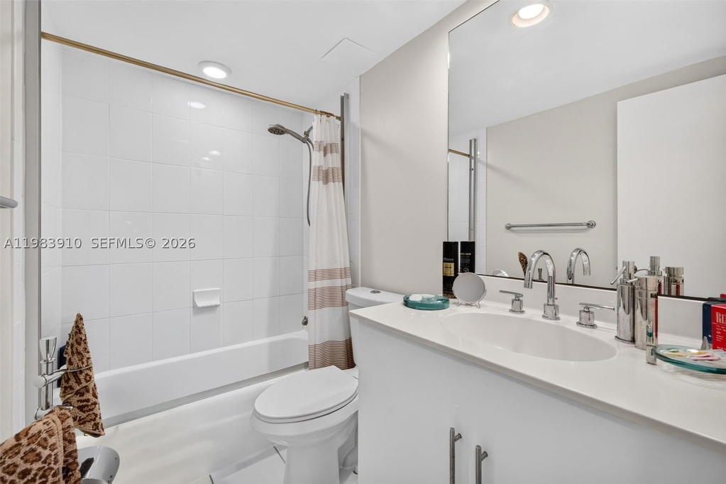 Real estate property located at 3001 Ocean Dr #625, Broward, Residences On Hollywood B, Hollywood, FL