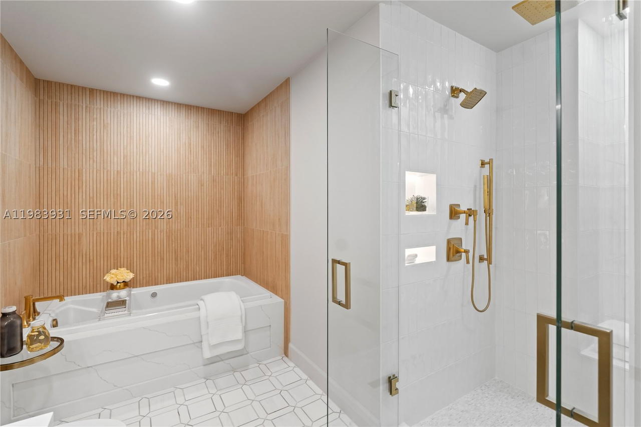 Real estate property located at 626 Coral Way #503, Miami-dade, Gables On The Green Condo, Coral Gables, FL