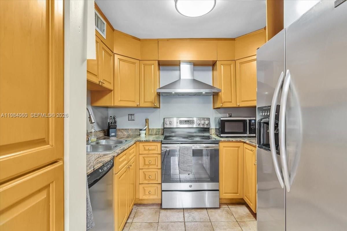 Real estate property located at 8850 123rd Ct H201, Miami-dade, Kenland Bend North Condo, Miami, FL