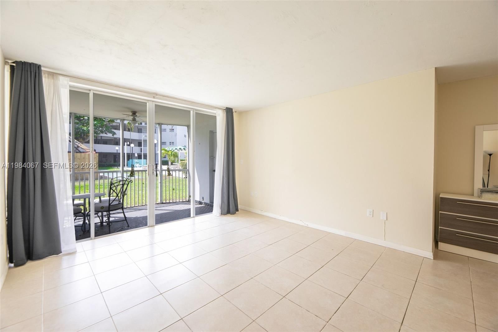 Real estate property located at 1680 191st St #107-2, Miami-dade, Jade Winds Group Allamand, Miami, FL