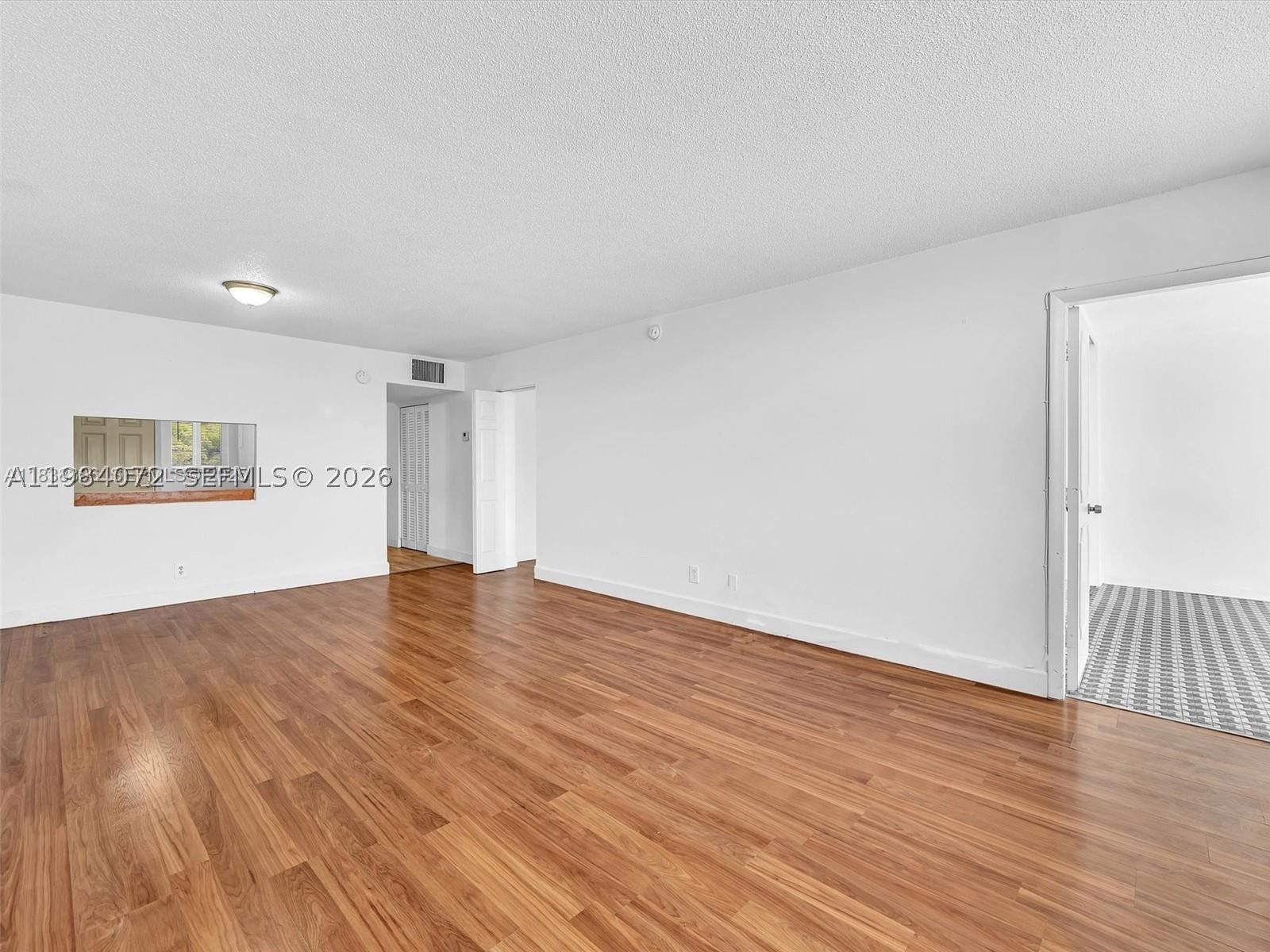 Real estate property located at 1170 191st St #24, Miami-dade, Riviera Condominium Apts, Miami, FL