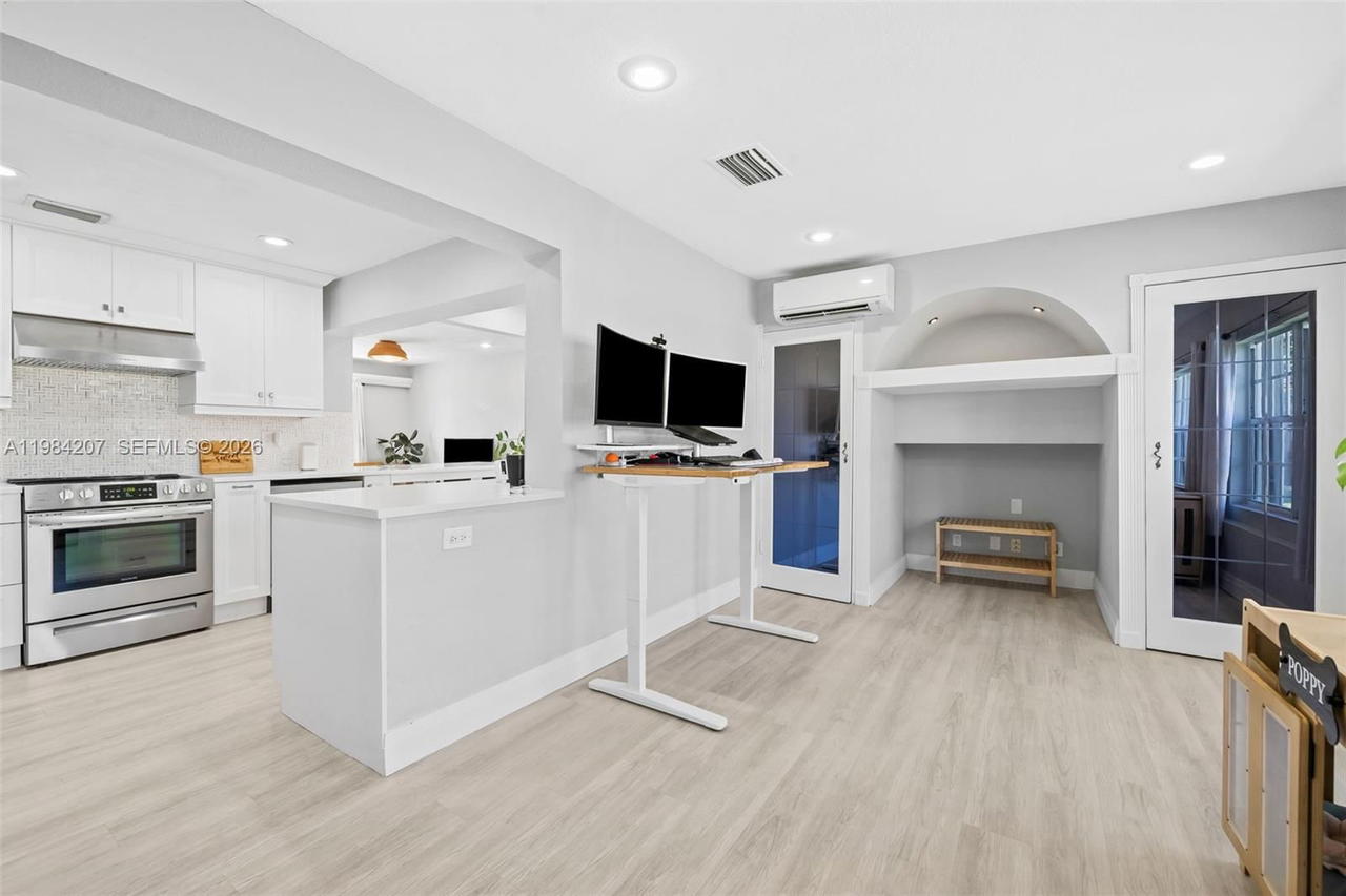 Real estate property located at 1431 32nd Pl, Broward, Cresthaven No 8, Pompano Beach, FL