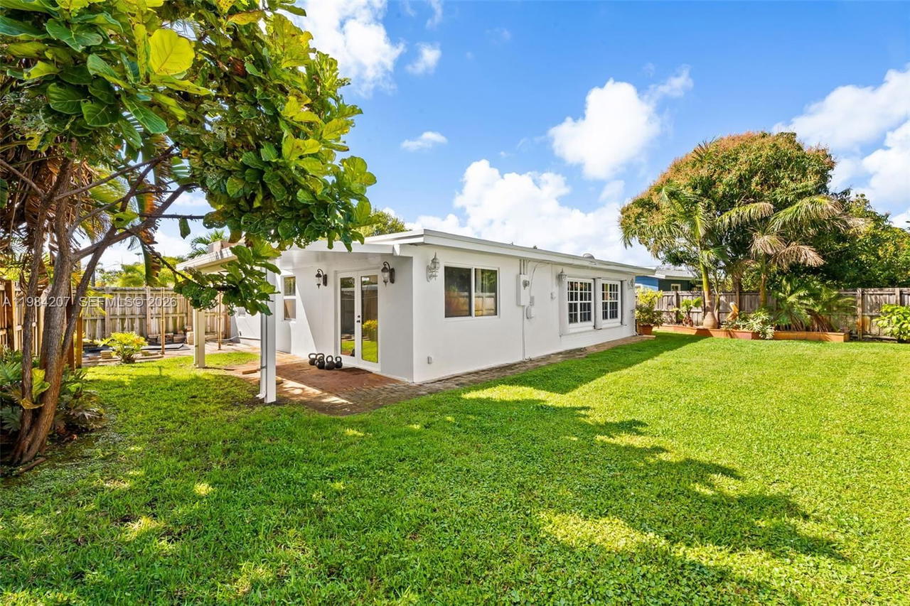 Real estate property located at 1431 32nd Pl, Broward, Cresthaven No 8, Pompano Beach, FL
