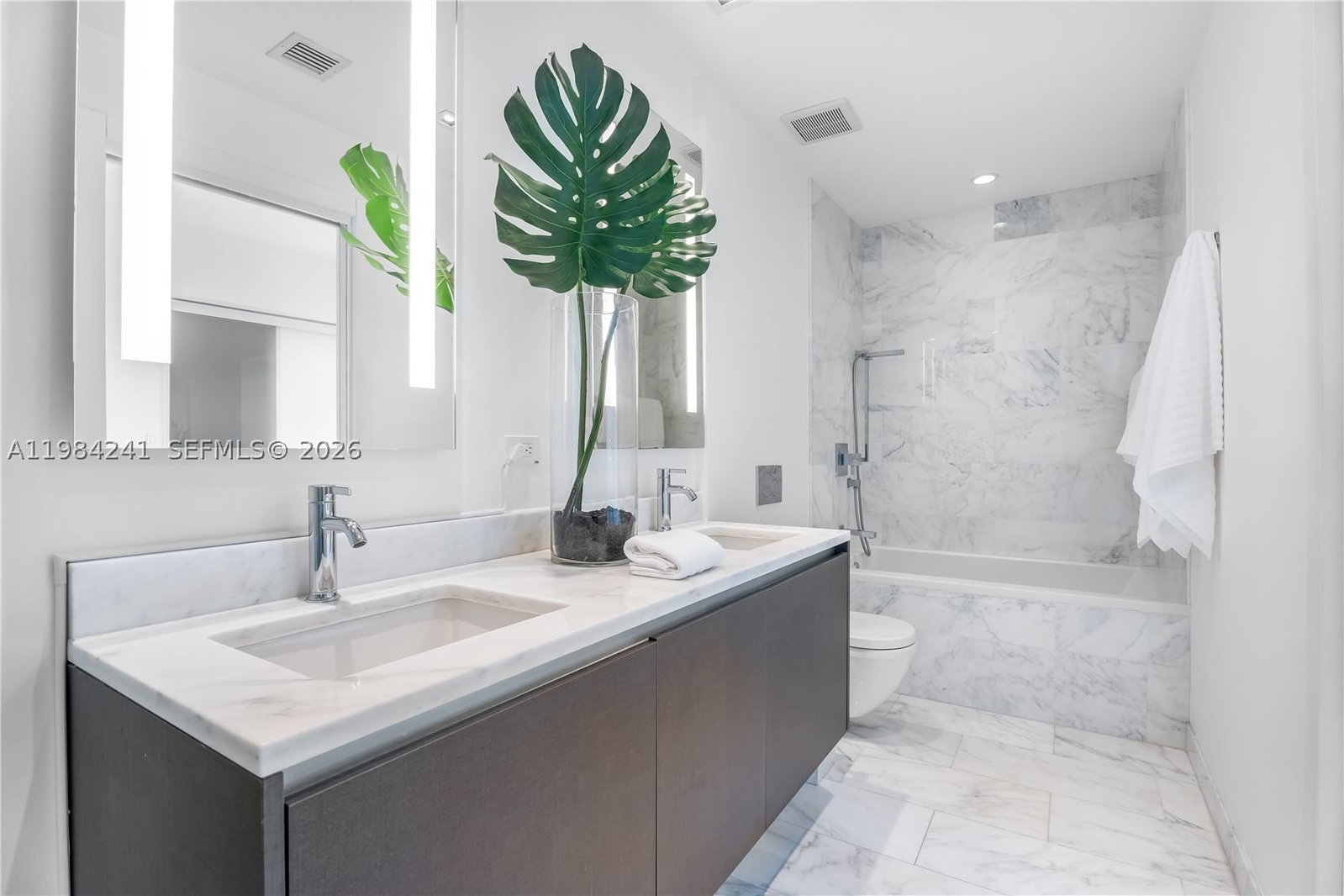 Real estate property located at 1451 Brickell Ave #2703, Miami-dade, Echo Brickell Condo, Miami, FL