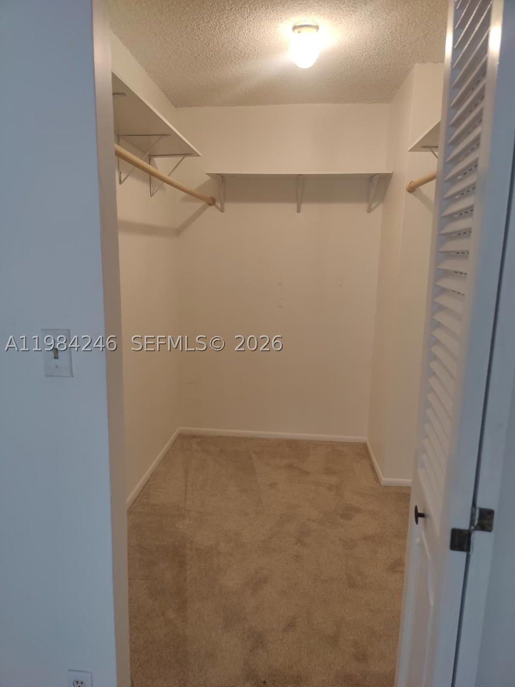 Real estate property located at 800 Parkview Dr #527, Broward, Oceanview Park Condo, Hallandale Beach, FL